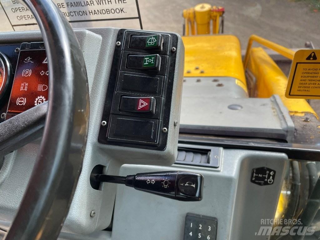 Massey Ferguson 750 Retroescavadeiras