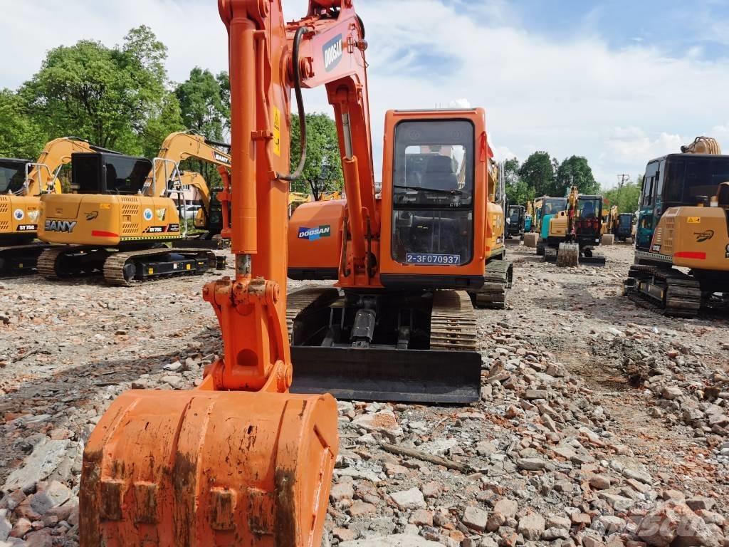Doosan DX75 Escavadoras Midi 7t - 12t
