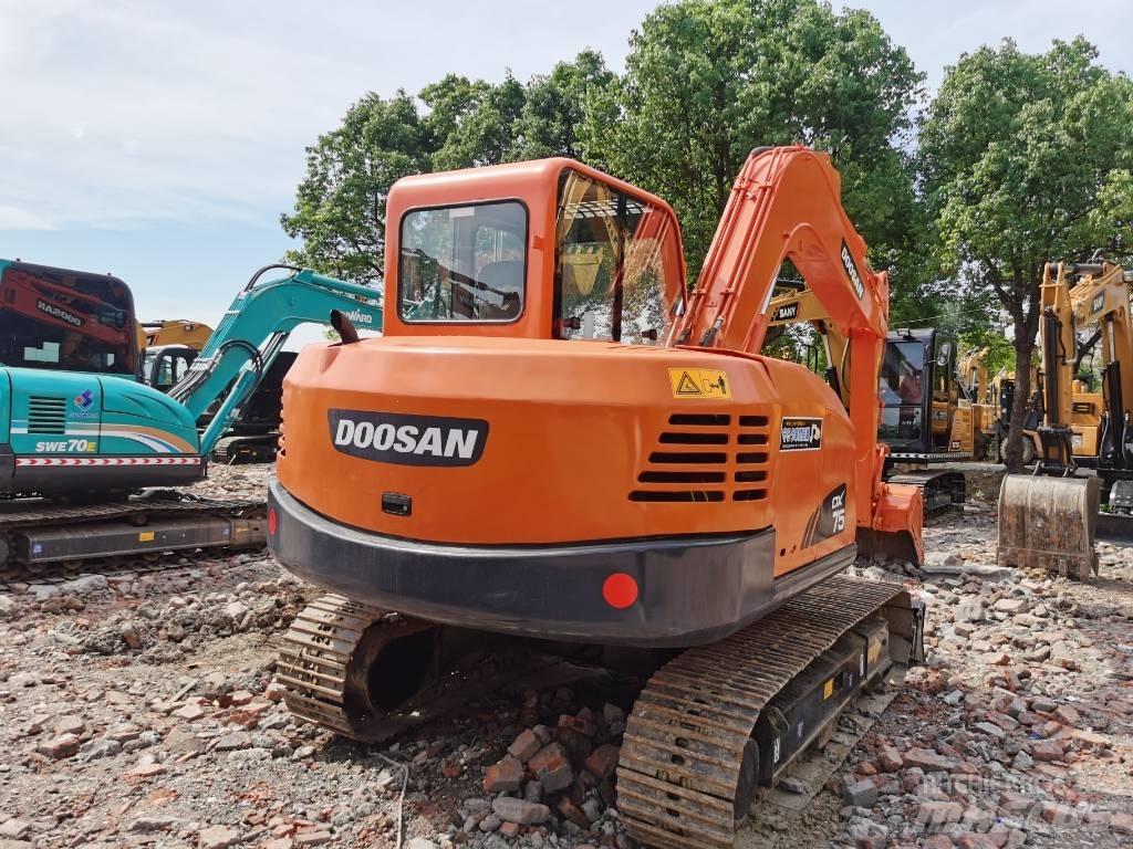 Doosan DX75 Escavadoras Midi 7t - 12t