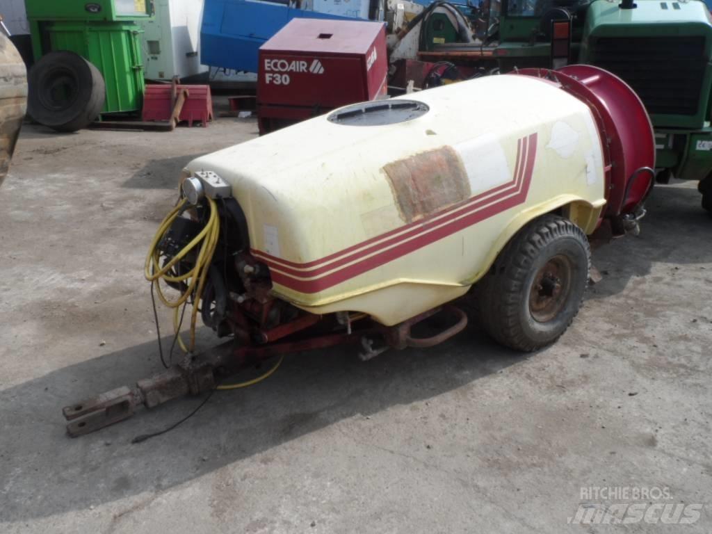 Hardi 1000 Pulverizadores rebocados