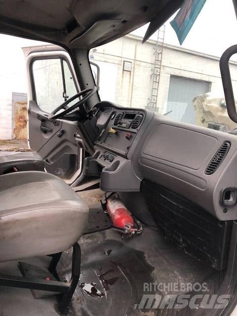 Freightliner m2 Caminhões de caixa fechada