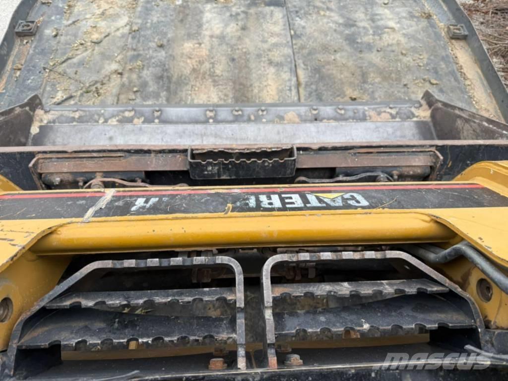 CAT 216 Minicarregadeiras