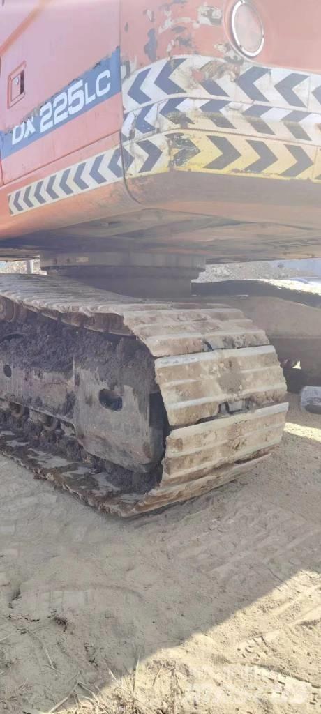 Doosan DX 225LC Escavadeiras de esteiras