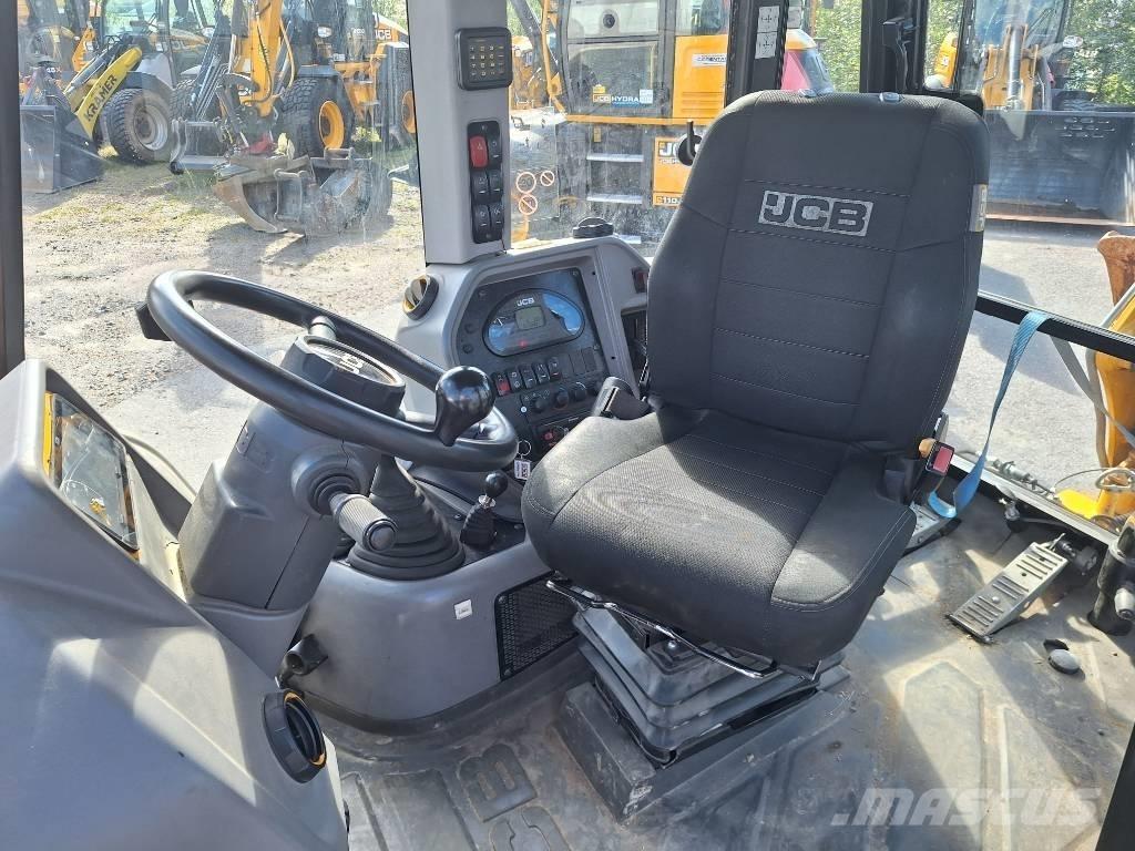 JCB 3 CXE Compact Retroescavadeiras