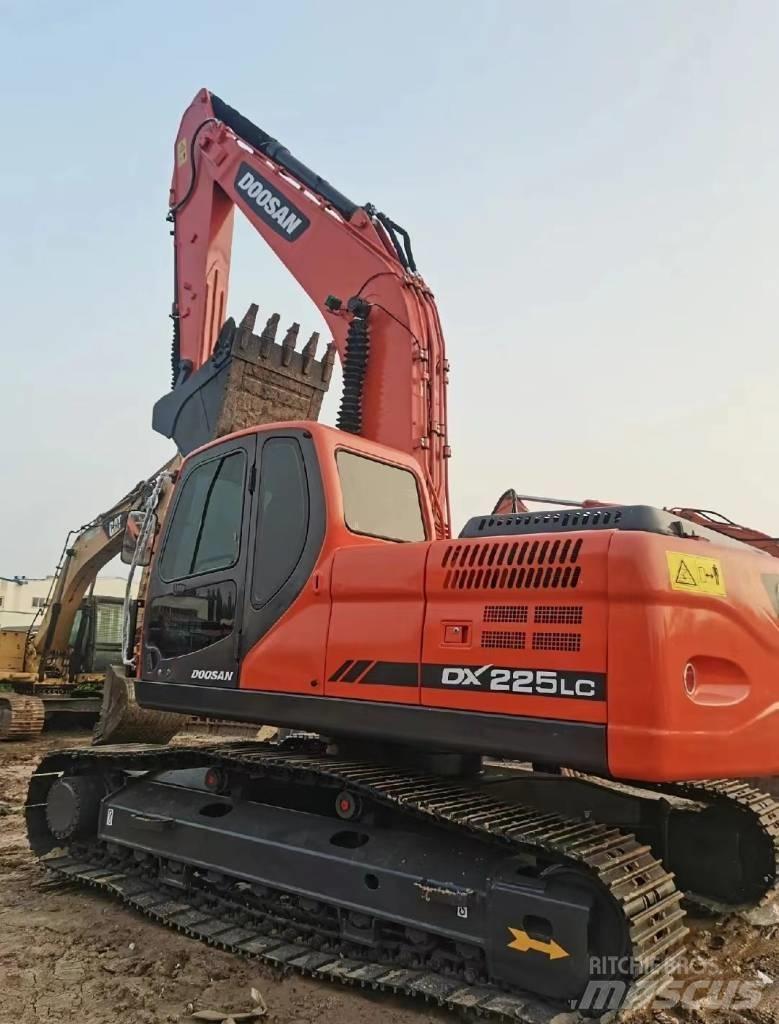 Doosan DX225 Escavadeiras de esteiras