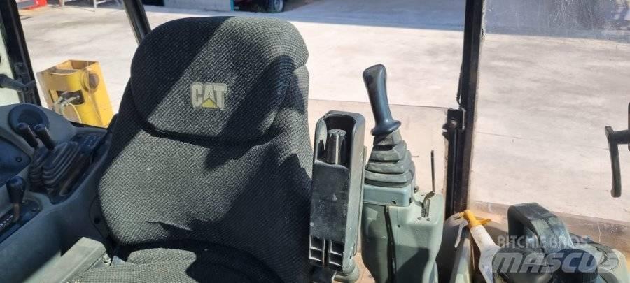 CAT 432D Retroescavadeiras