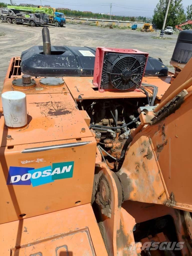 Doosan DH210W-7 Escavadoras de rodas