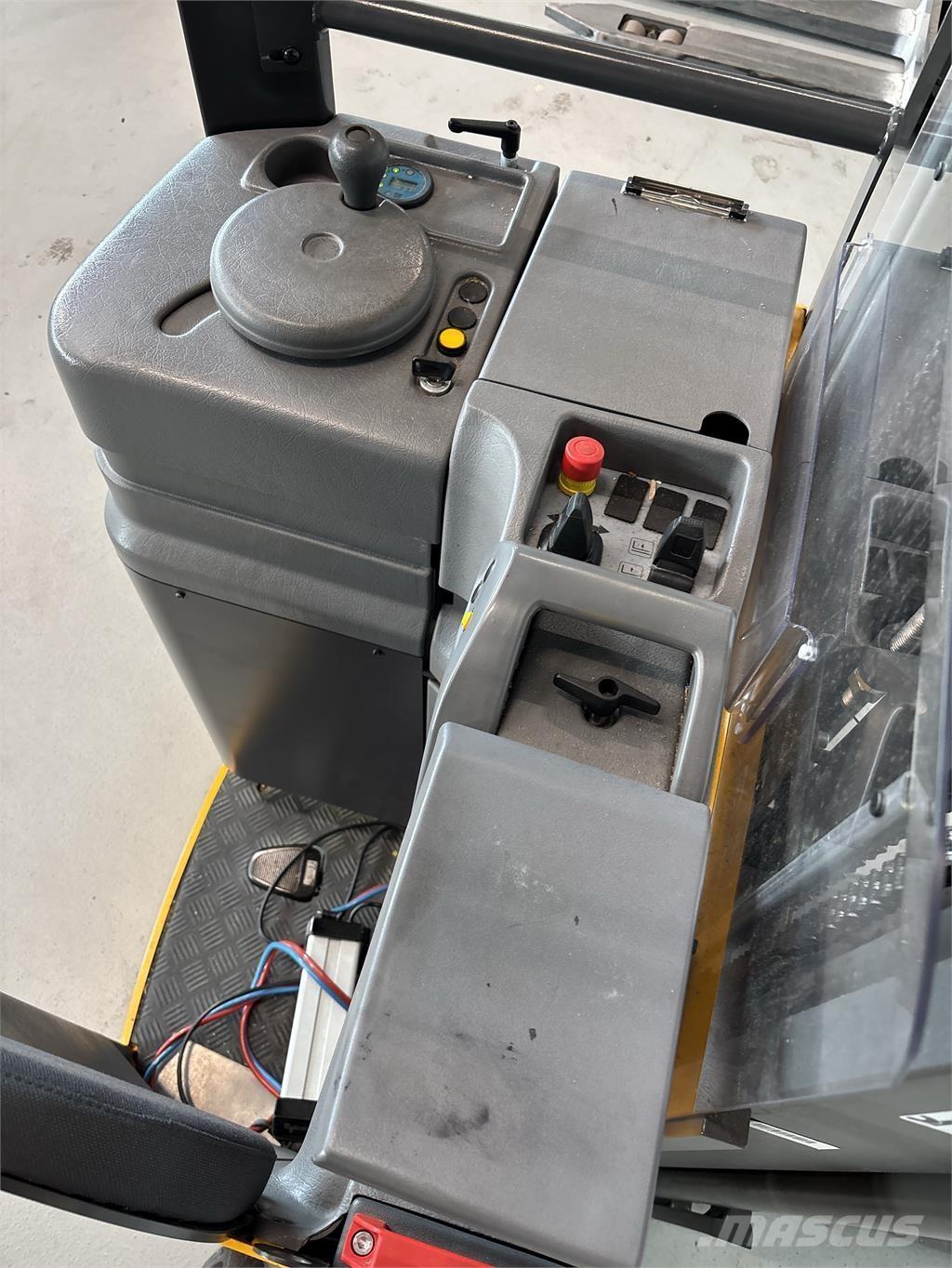 Atlet A160 Self propelled stackers