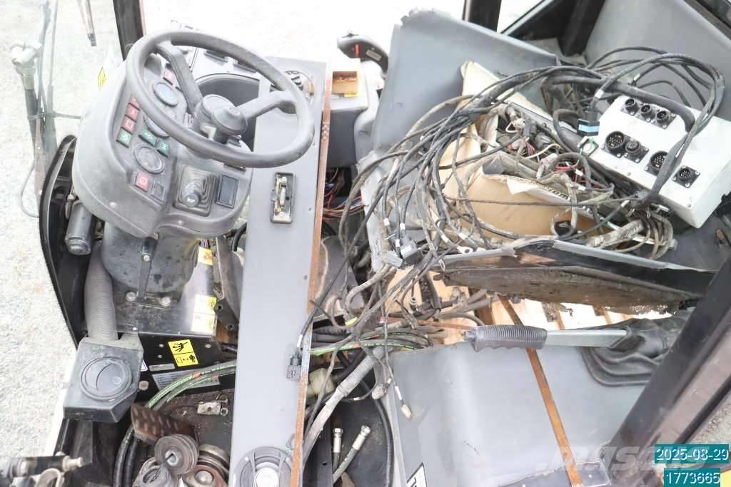 GiANT V 6004 T Mini carregadoras