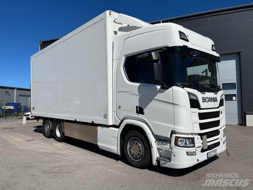 Scania R590 Caminhões de caixa fechada