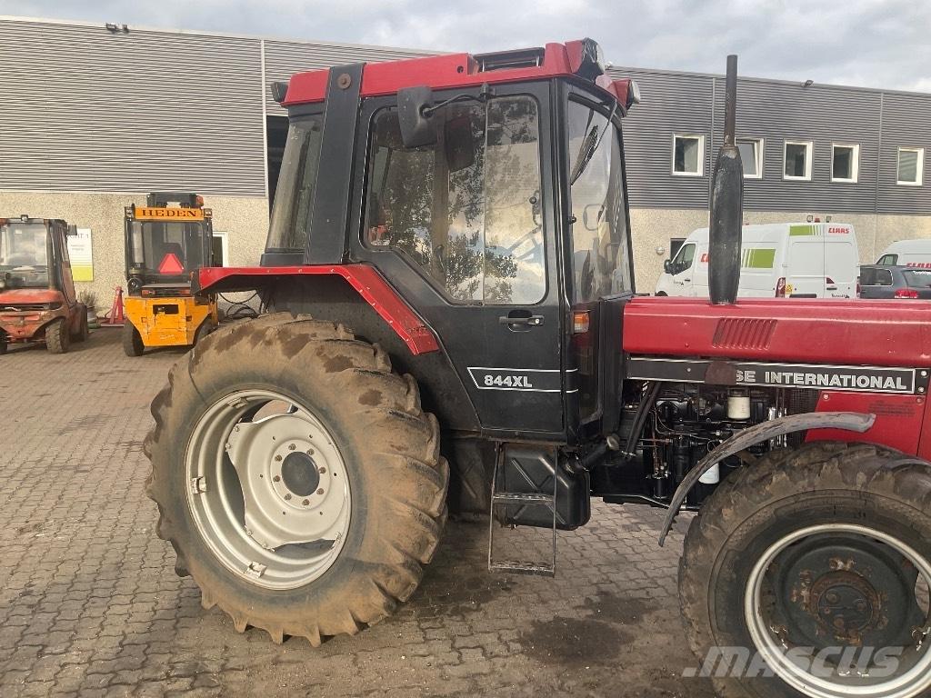 Case IH 844 xla Tratores Agrícolas usados