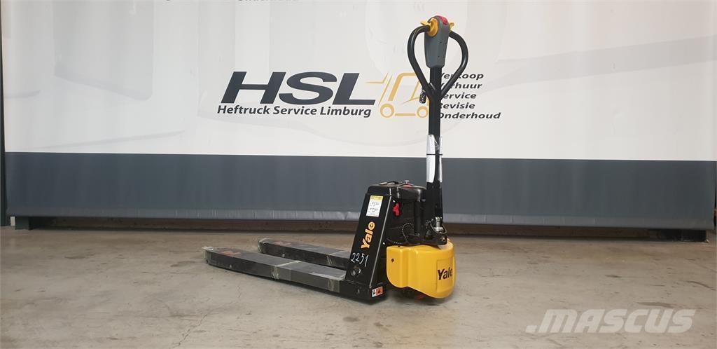 Yale MPC15 Empilhador para operador externo