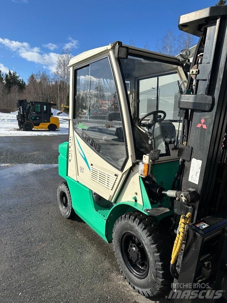 Mitsubishi FD25N Empilhadores Diesel