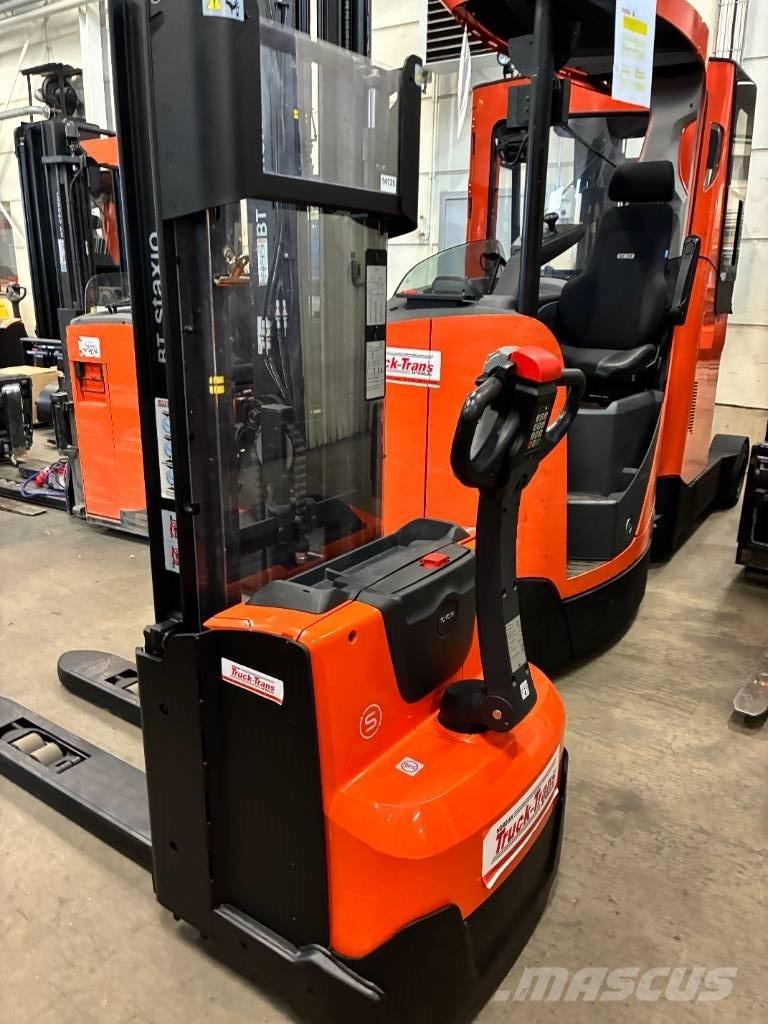 Toyota SWE140L Empilhador para operador externo