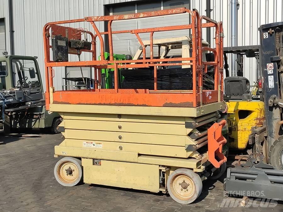 JLG 2646 E 2 Elevadores de tesoura