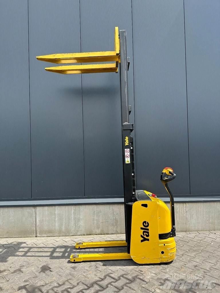 Yale MS 10E-2860 Empilhador para operador externo