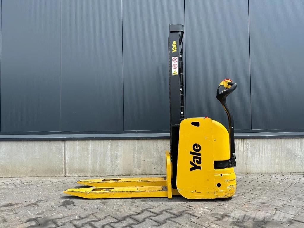 Yale MS 10E-2860 Empilhador para operador externo