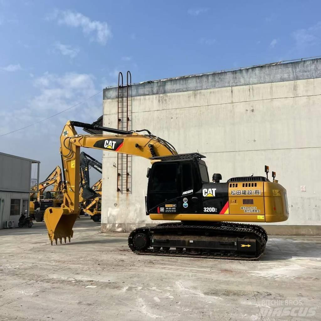CAT 320D2 Escavadoras Midi 7t - 12t