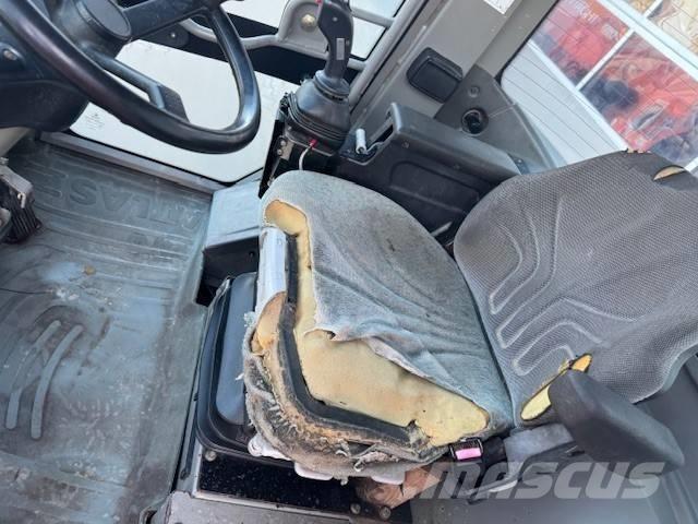 Atlas AR 80 Carregadeiras de rodas