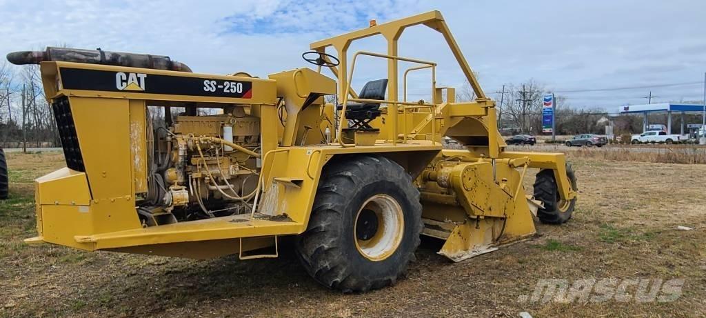 CAT SS 250 B Compactadores para terra