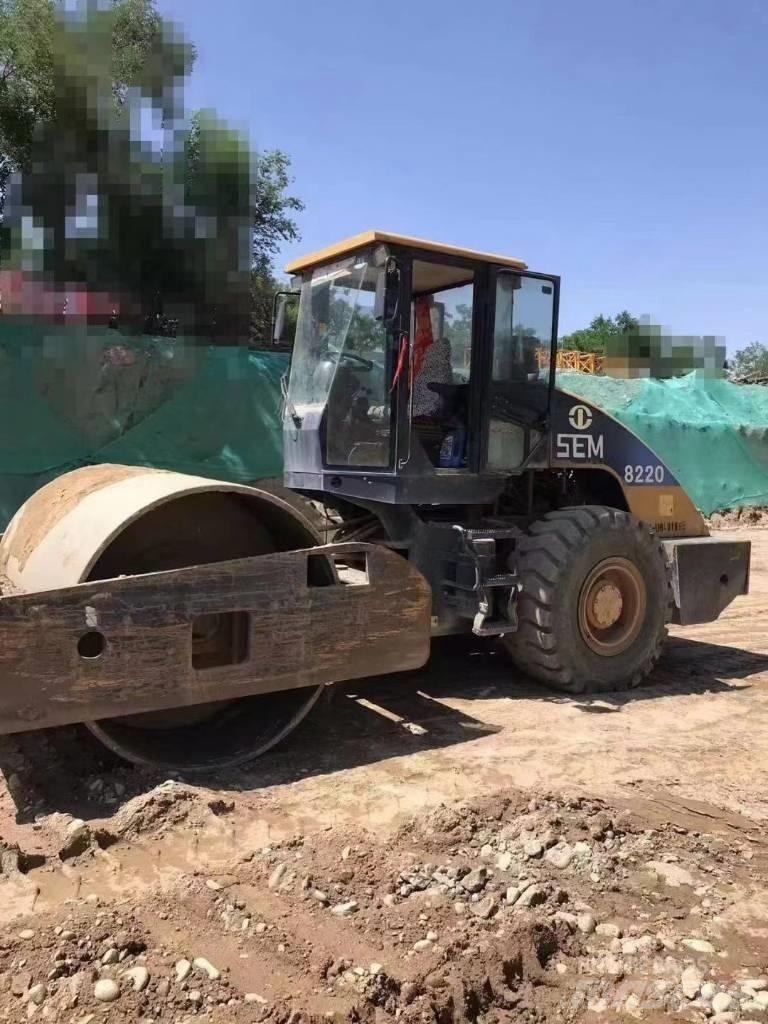 SEM 8220 compactor Cilindros Compactadores monocilíndricos