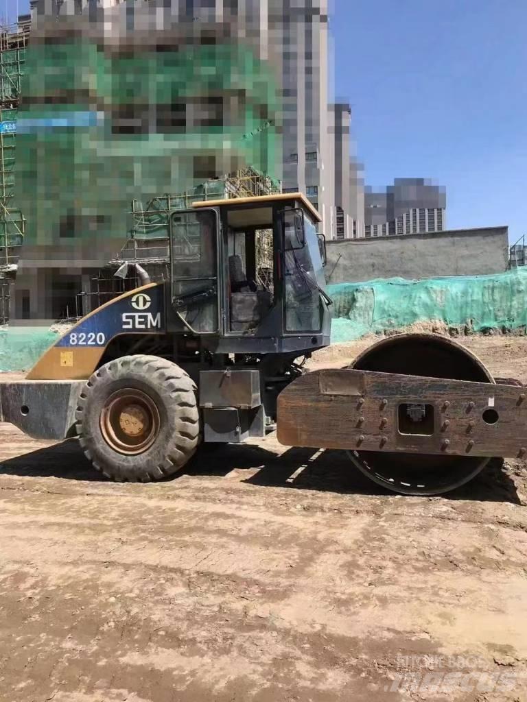 SEM 8220 compactor Cilindros Compactadores monocilíndricos