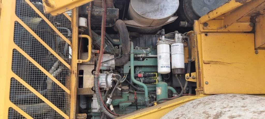 Volvo L 220 E Carregadeiras de rodas