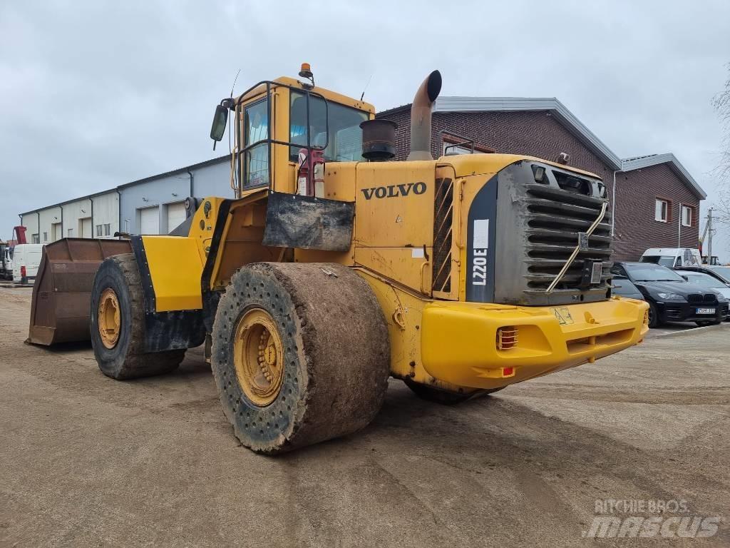 Volvo L 220 E Carregadeiras de rodas