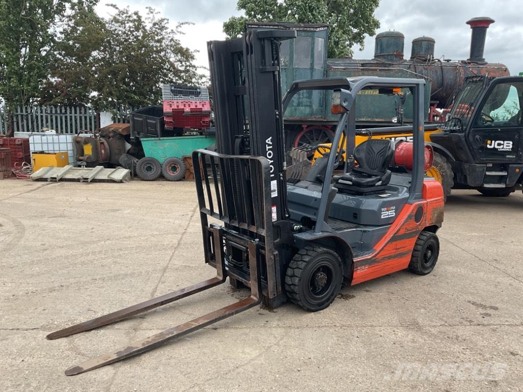 Toyota 02-FGF25 Empilhadores a gás