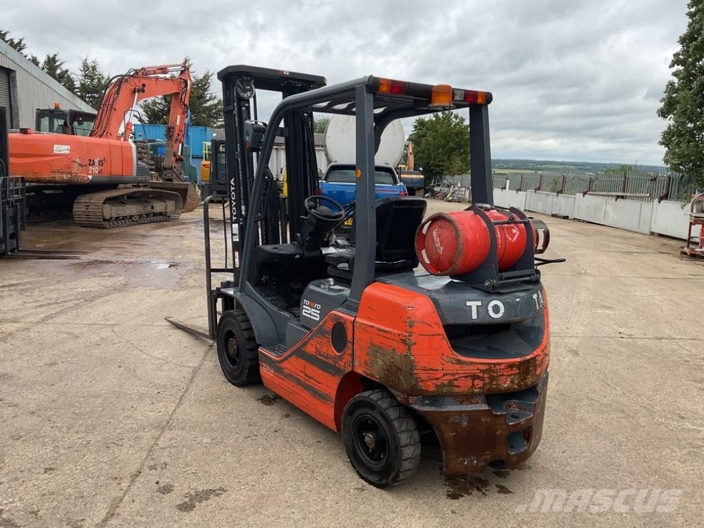 Toyota 02-FGF25 Empilhadores a gás