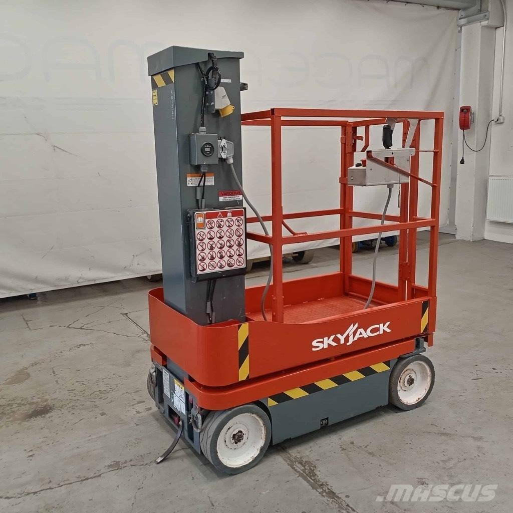 SkyJack SJ 16 Plataformas de Mastro Vertical
