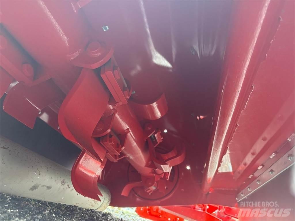 Dücker USM 15 VR4 Arejadores e escarificadores relvados
