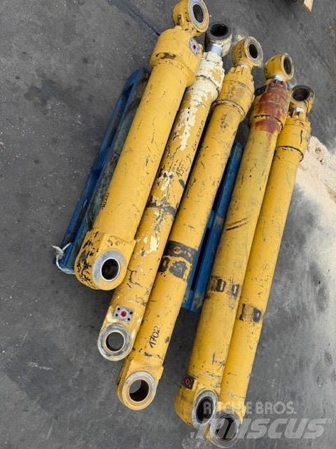 CAT 325 D Hidráulica