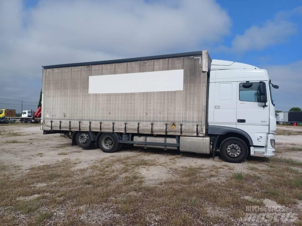 DAF XF 440 Camiões caixa cortinas laterais