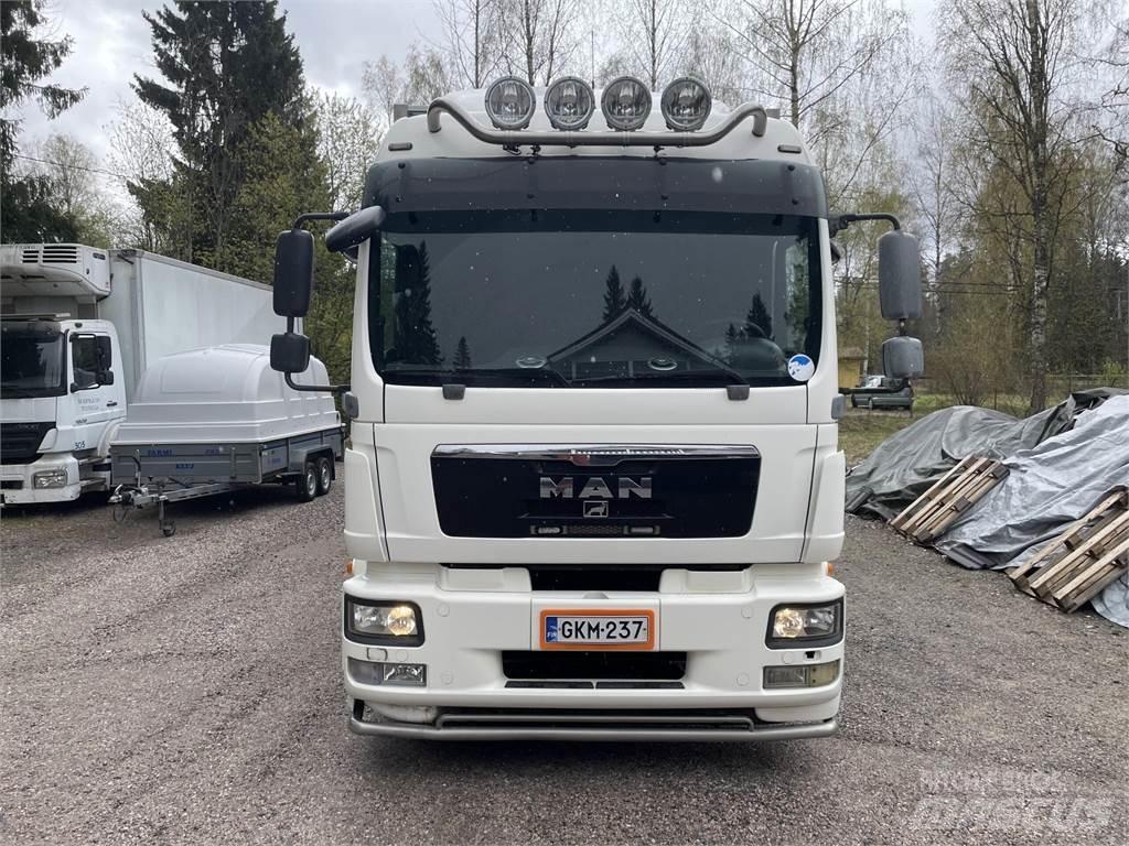 MAN TGM 4x2 Caminhões de caixa fechada