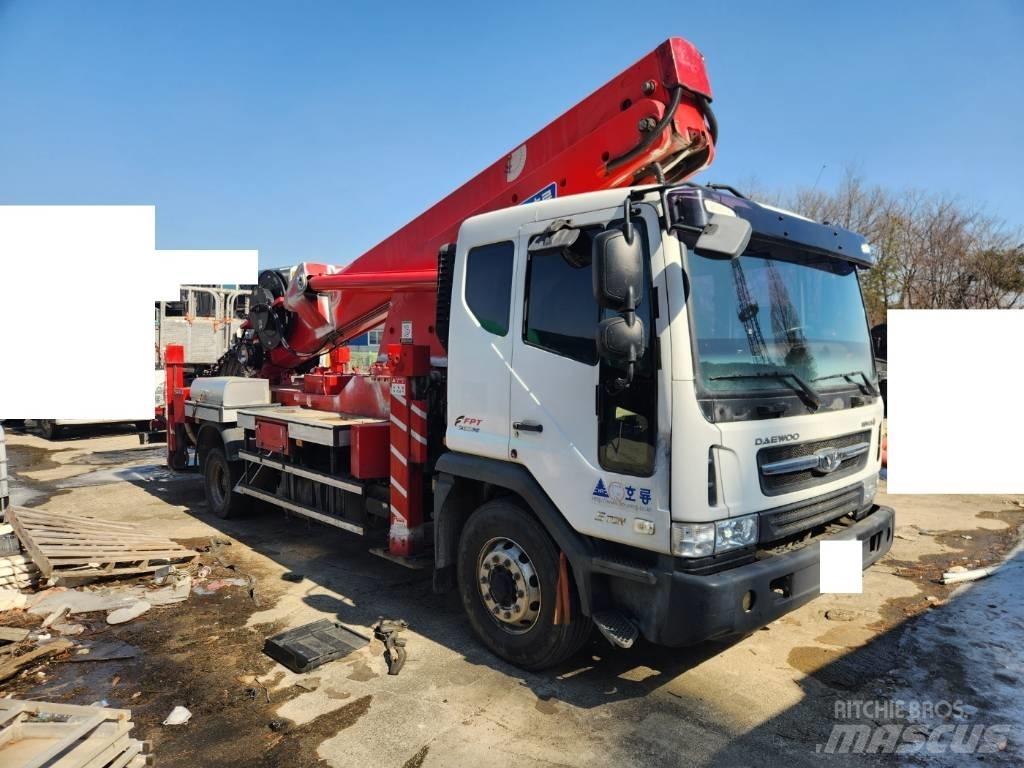 Horyong SKY450 Plataformas aéreas montadas em camião