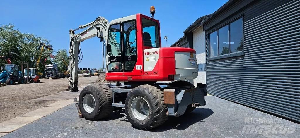 Takeuchi TB070 W Escavadoras Midi 7t - 12t
