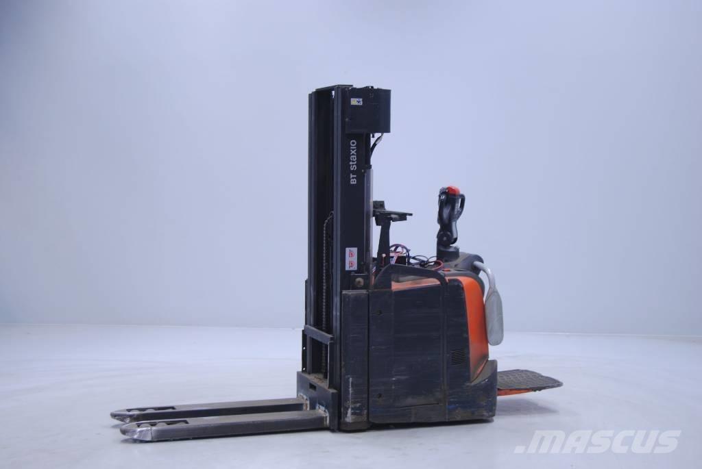Toyota SPE140L Empilhador para operador externo