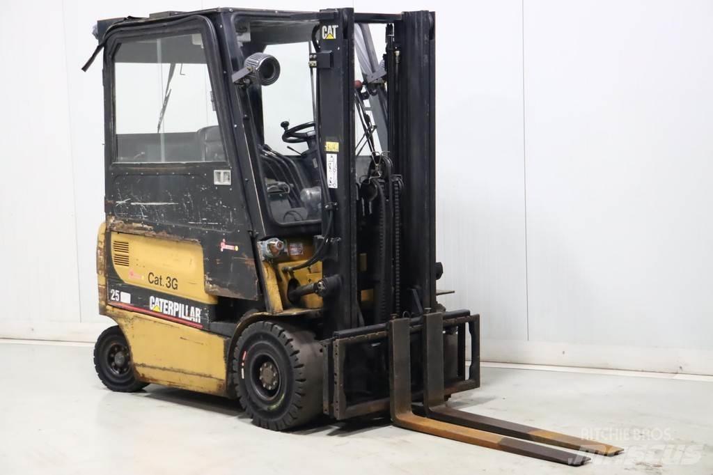 CAT EP25KPAC Empilhadores eléctricos