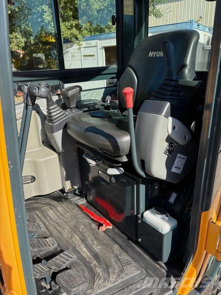 Hyundai R25Z-9 AK Miniescavadeiras