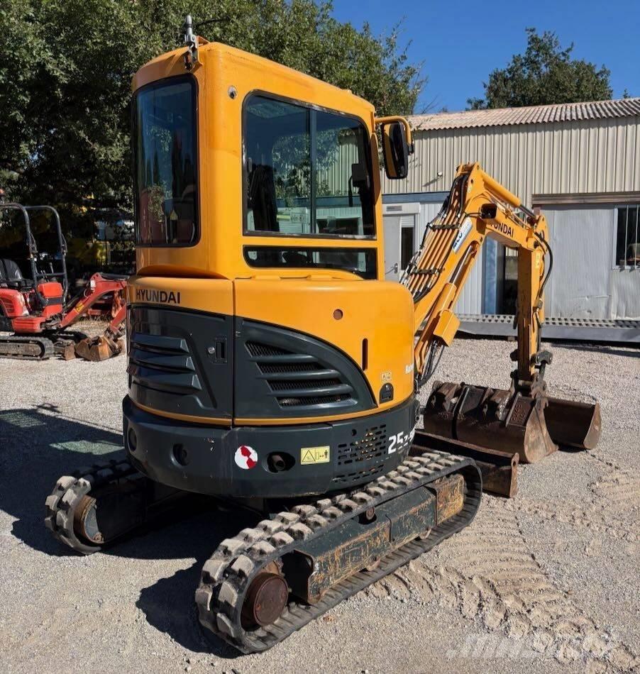 Hyundai R25Z-9 AK Miniescavadeiras