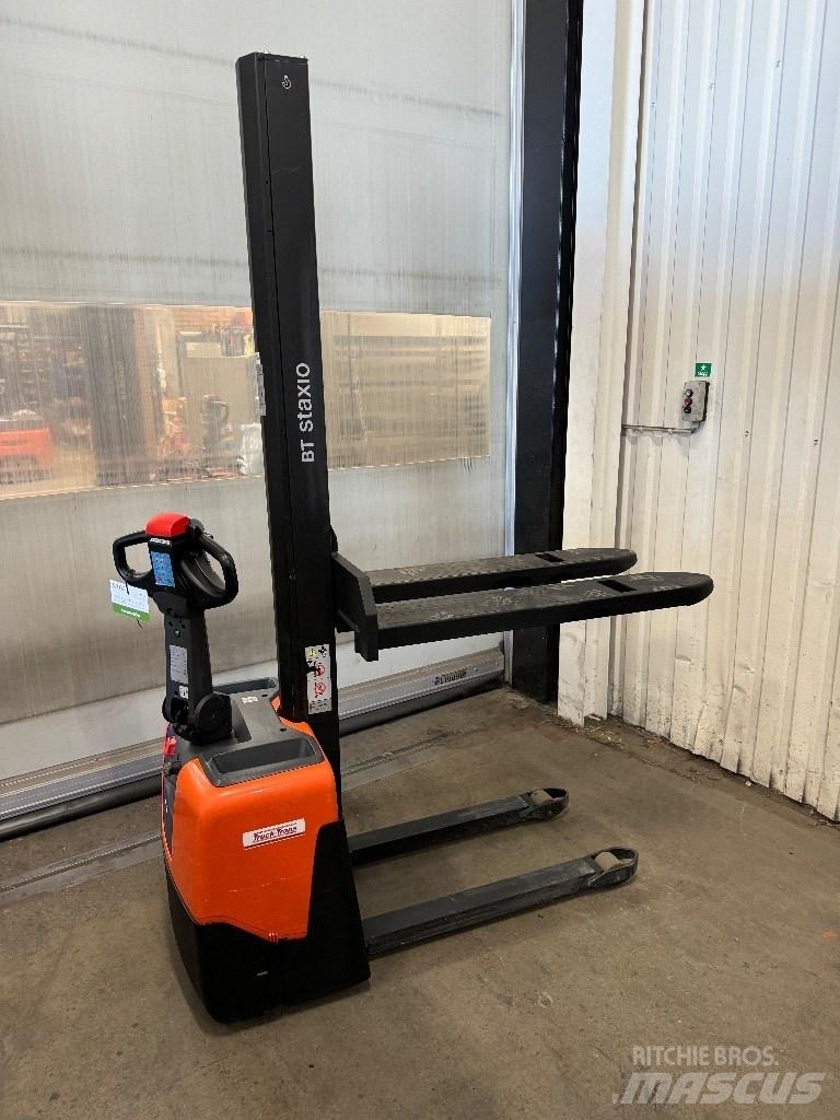 Toyota HWE100 Empilhador para operador externo