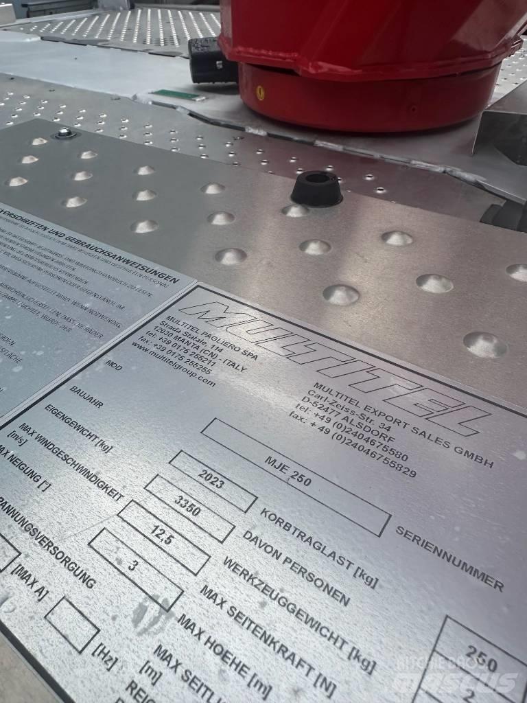 Multitel MJE250 Plataformas aéreas montadas em camião