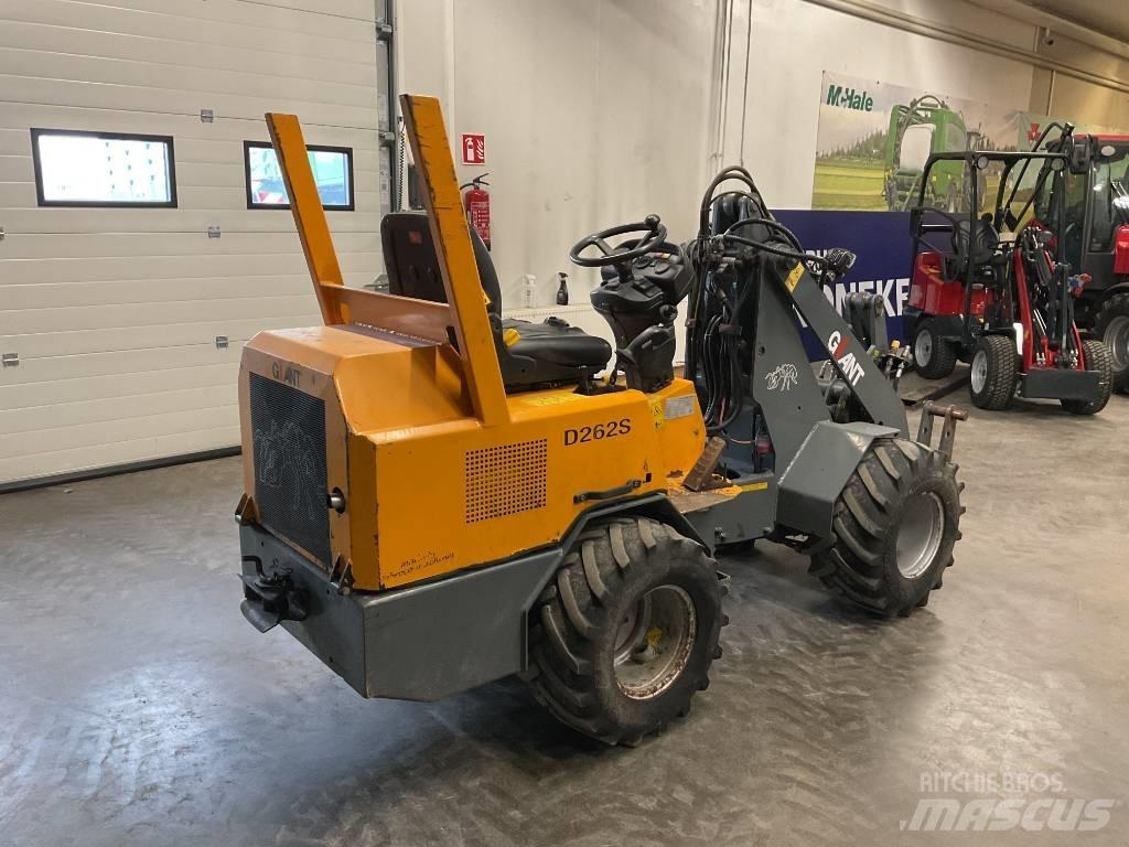 GiANT 262 S Carregadora multifunções