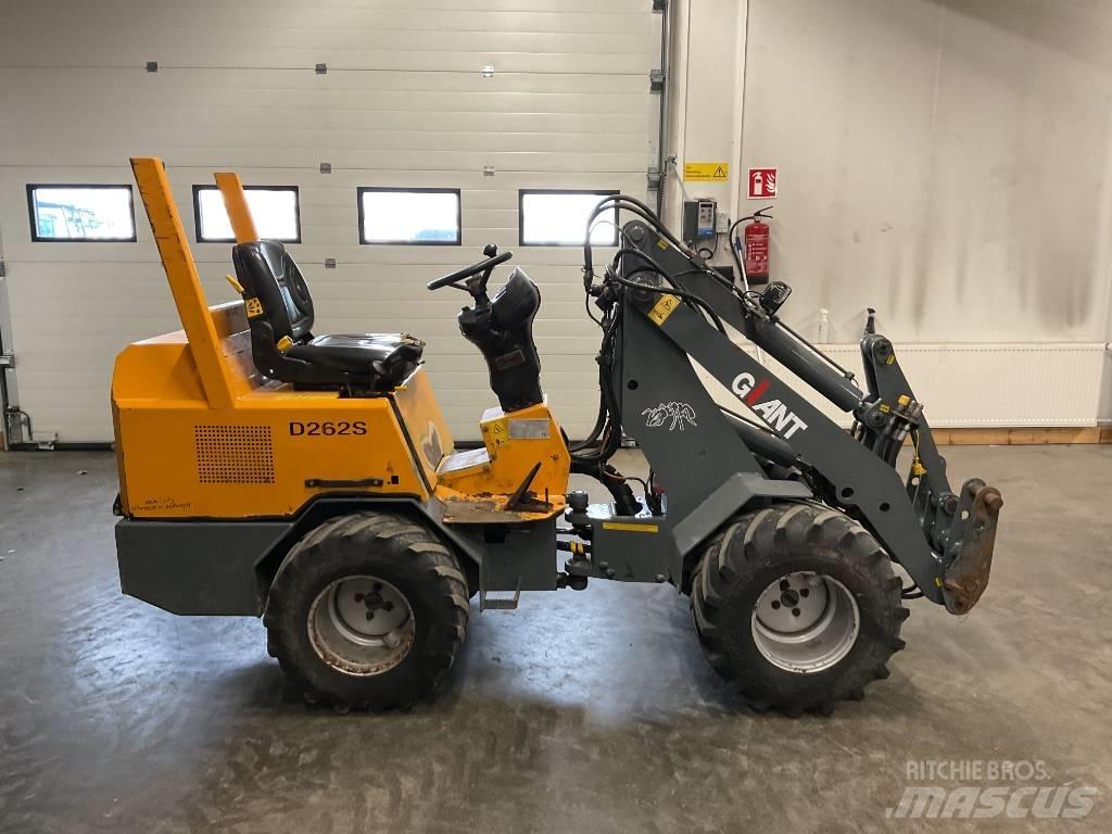 GiANT 262 S Carregadora multifunções
