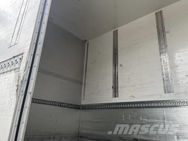 Scania R450B6X2*4NB Caminhões de caixa fechada