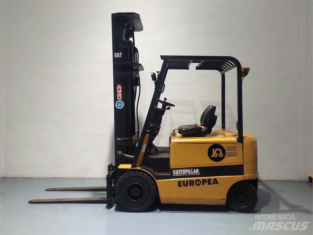 CAT EP25K PAC Empilhadores eléctricos