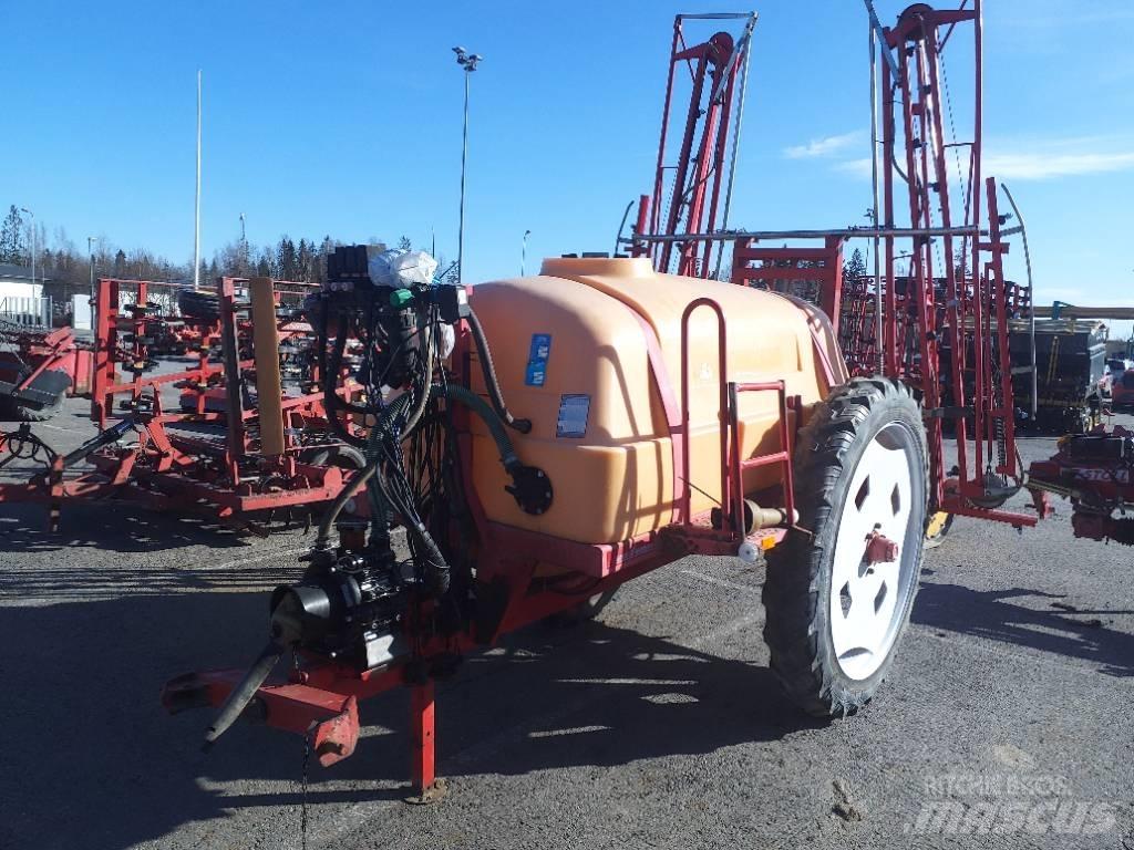 Junkkari 2300 / 15 / 3 Pulverizadores rebocados