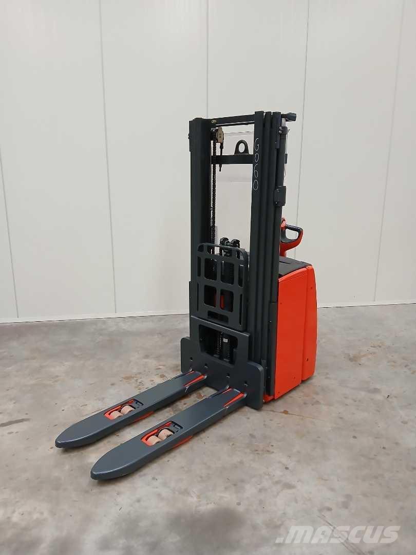 Linde L16I Self propelled stackers