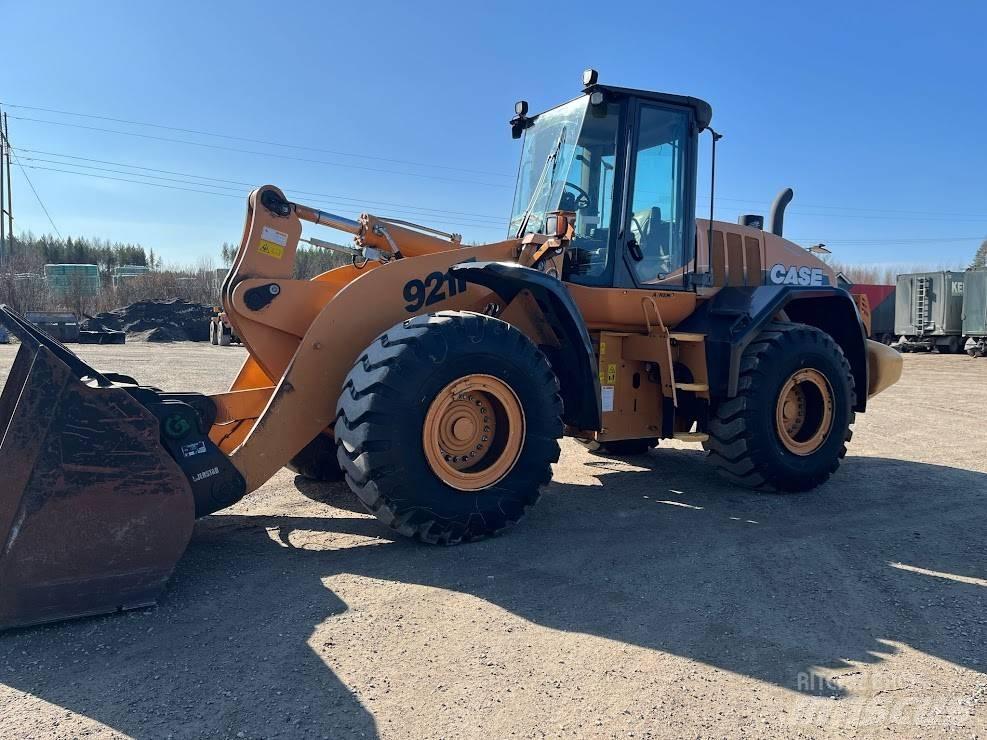CASE 921 F Carregadeiras de rodas